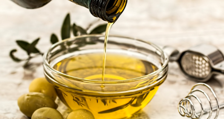 Olive Oil Acne - Can You Use Olive Oil As Acne Skin Moisturizer